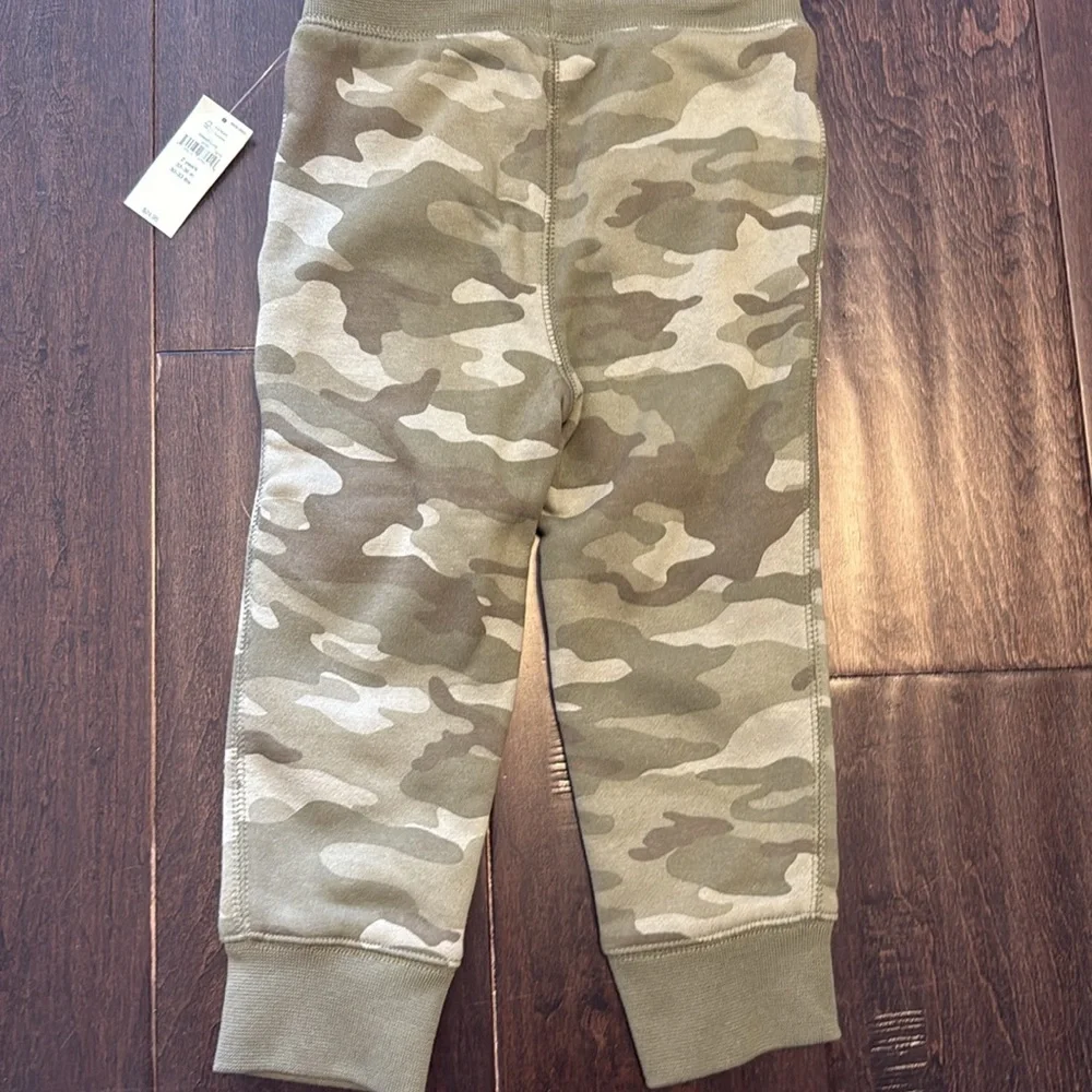 NWT Gender Neutral GAP Kids Camouflage Jogger Pants - Green